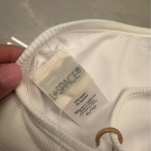 NWT! L*Space Ribbed Helena white Bikini Top. Women’s XL. $114 - Picture 6 of 7